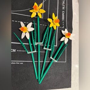 LEGO Yellow and White Flower Set